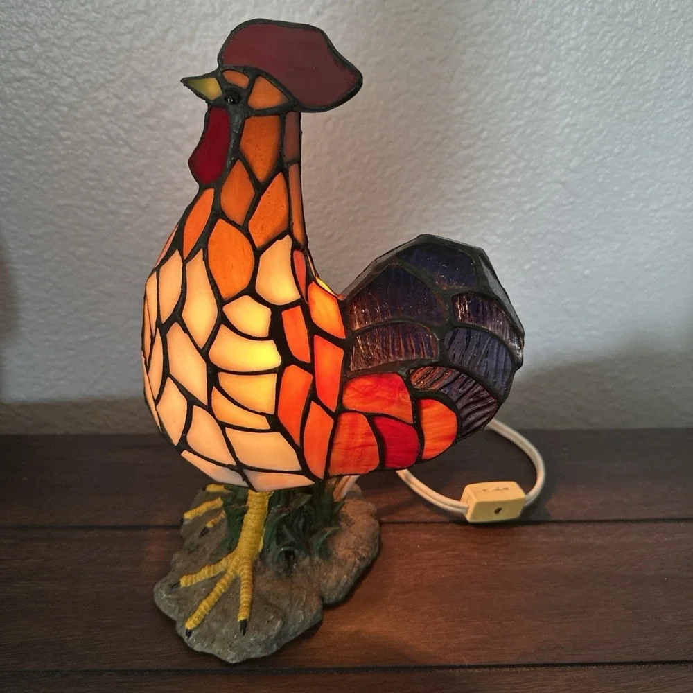 Vintage Tiffany Style Rooster Accent Table Decor Lamp 11x7 EUC